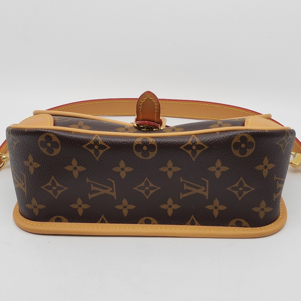 Louis Vuitton Diane PM Monogram PM - Picture 7 of 15